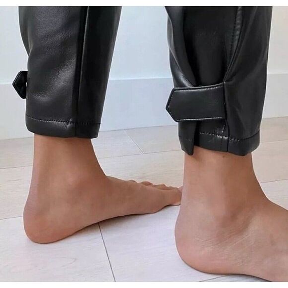 Aritzia WILFRED Faux Leather Modern Cargo Black Pants Womens Size 00 NWOT - Picture 8 of 12